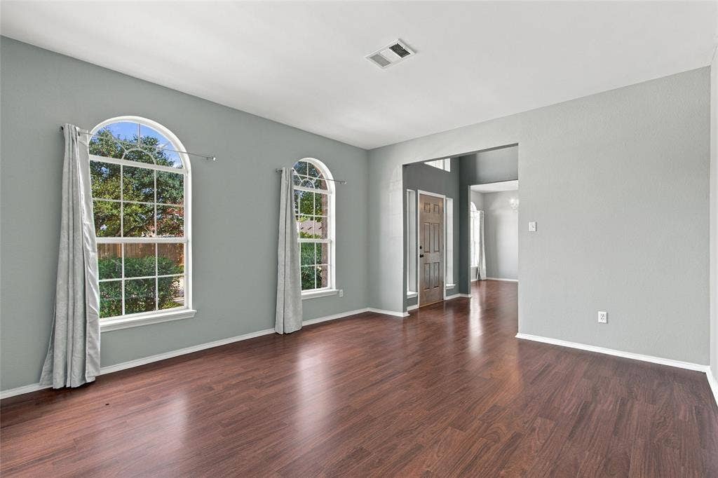 2071 Sunset Lane, Lewisville, TX 75067