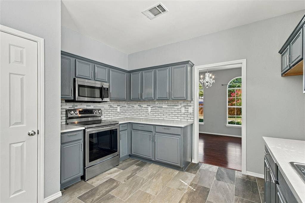 2071 Sunset Lane, Lewisville, TX 75067