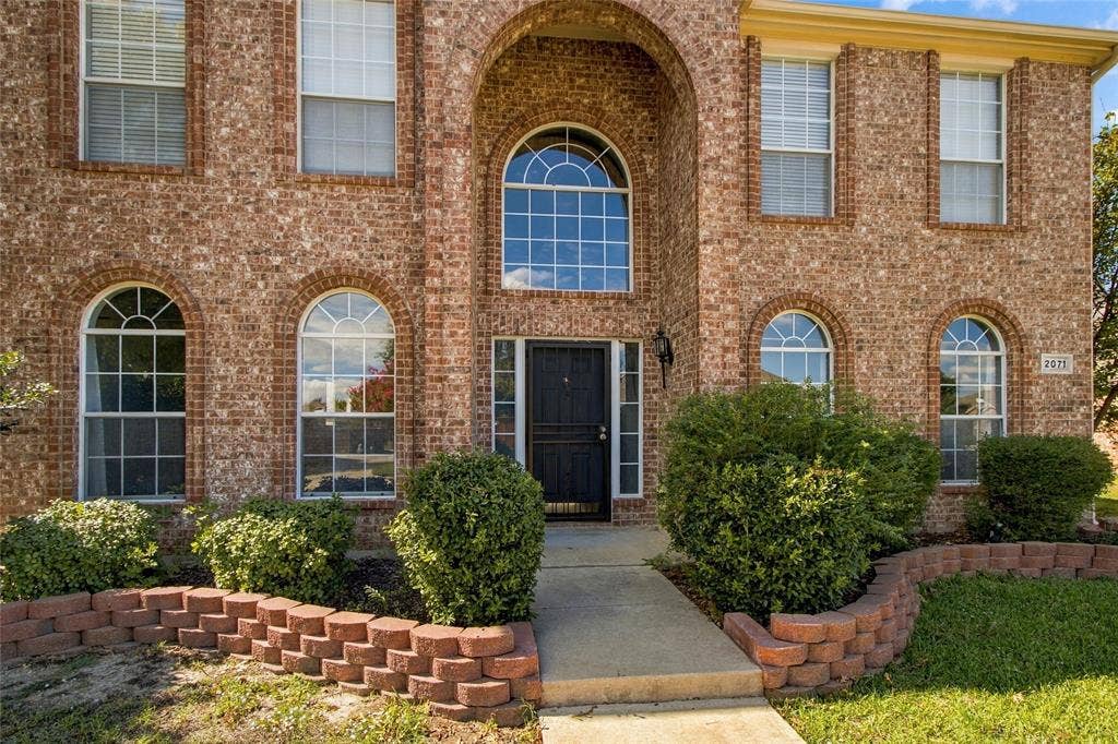 2071 Sunset Lane, Lewisville, TX 75067