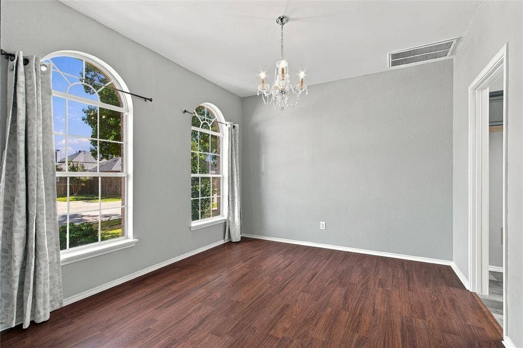 2071 Sunset Lane, Lewisville, TX 75067