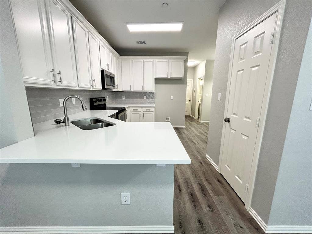 8517 Hunters Trace Lane, Plano, TX 75024 8517 Hunters Trace Lane, Plano, TX 75024