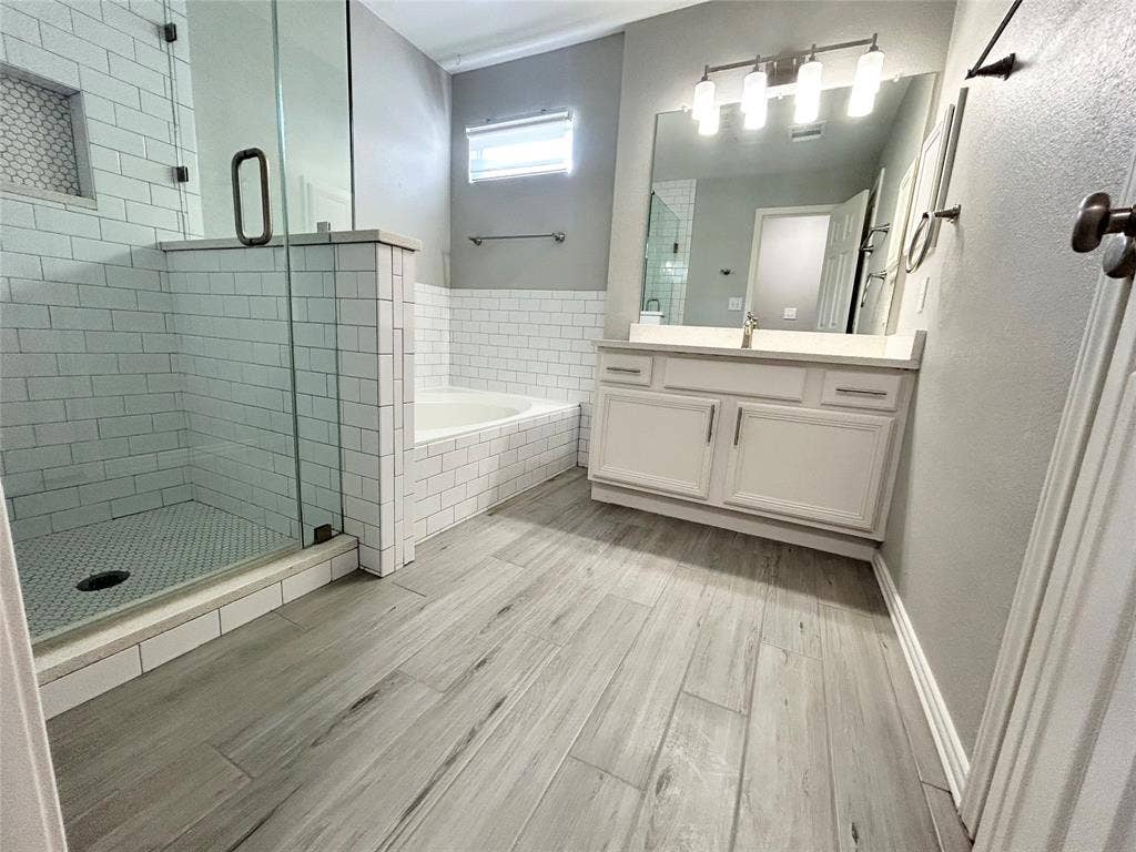 8517 Hunters Trace Lane, Plano, TX 75024 8517 Hunters Trace Lane, Plano, TX 75024