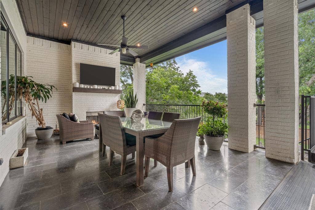 2413 Lofton Terrace, Fort Worth, TX 76109