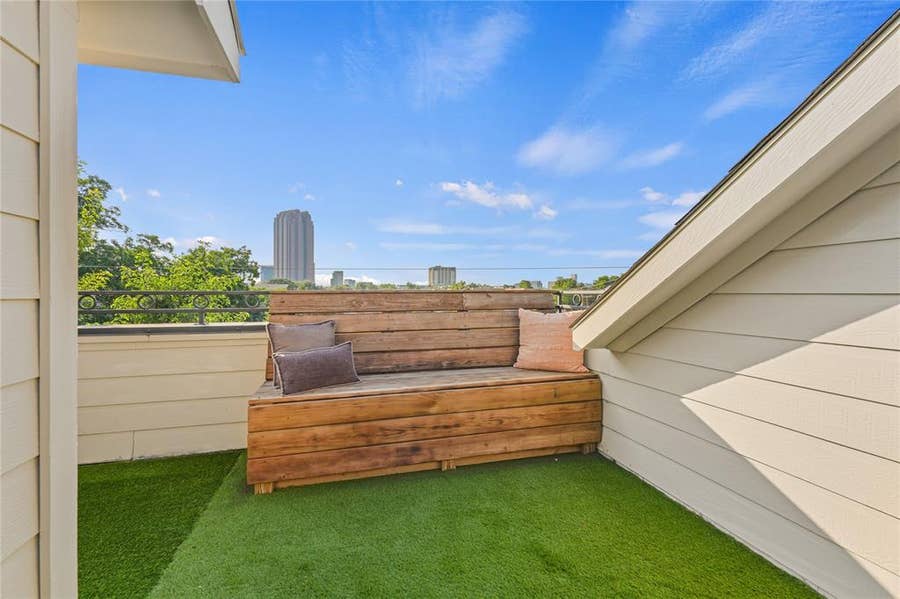Property photo for 4007 Brownstone Court, Dallas, TX