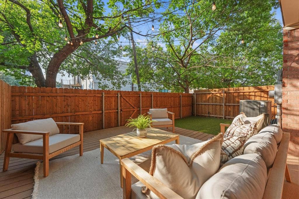 4007 Brownstone Court, Dallas, TX 75204