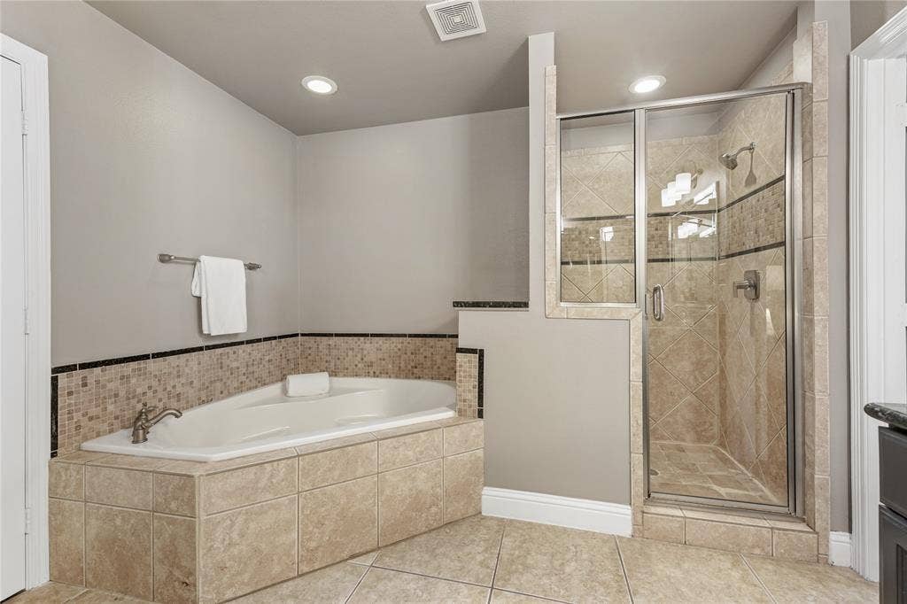 4007 Brownstone Court, Dallas, TX 75204