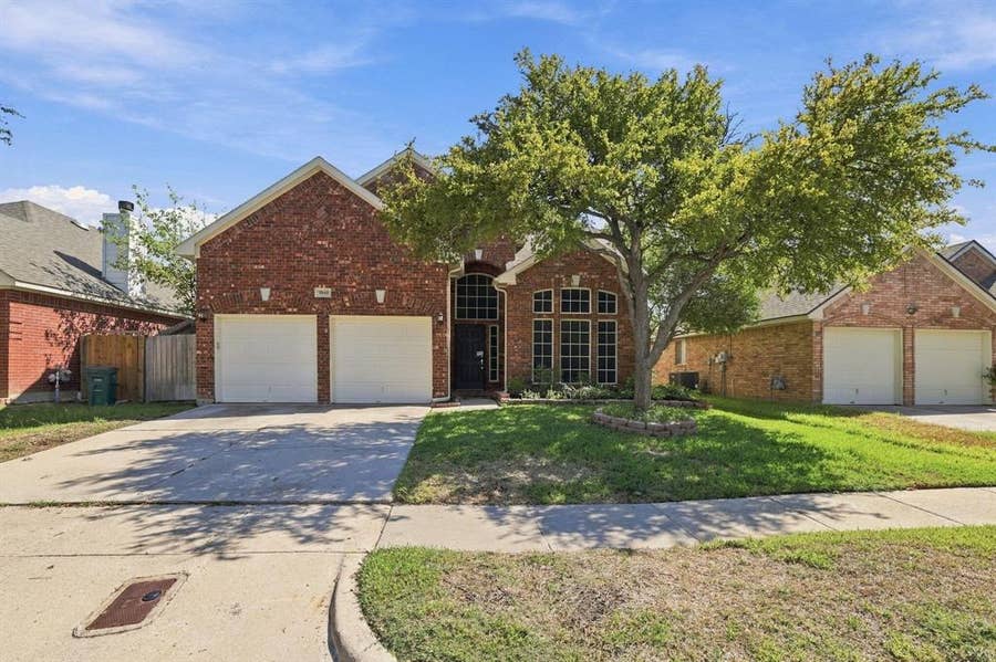 Property photo for 7942 Salmon Run Way, Fort Worth, TX