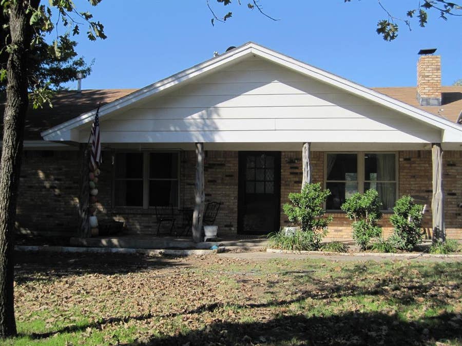 Property photo for 508 S Hovey Street, Chico, TX