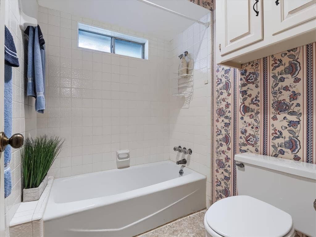 6911 Brentfield Drive, Dallas, TX 75248 6911 Brentfield Drive, Dallas, TX 75248