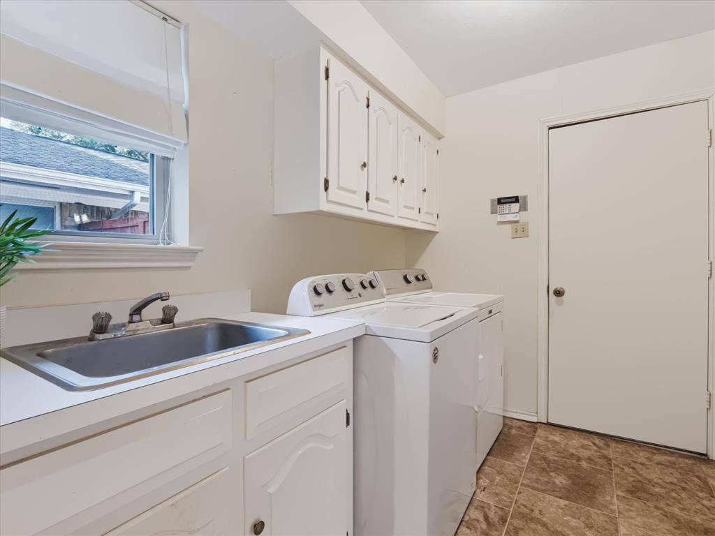 6911 Brentfield Drive, Dallas, TX 75248 6911 Brentfield Drive, Dallas, TX 75248