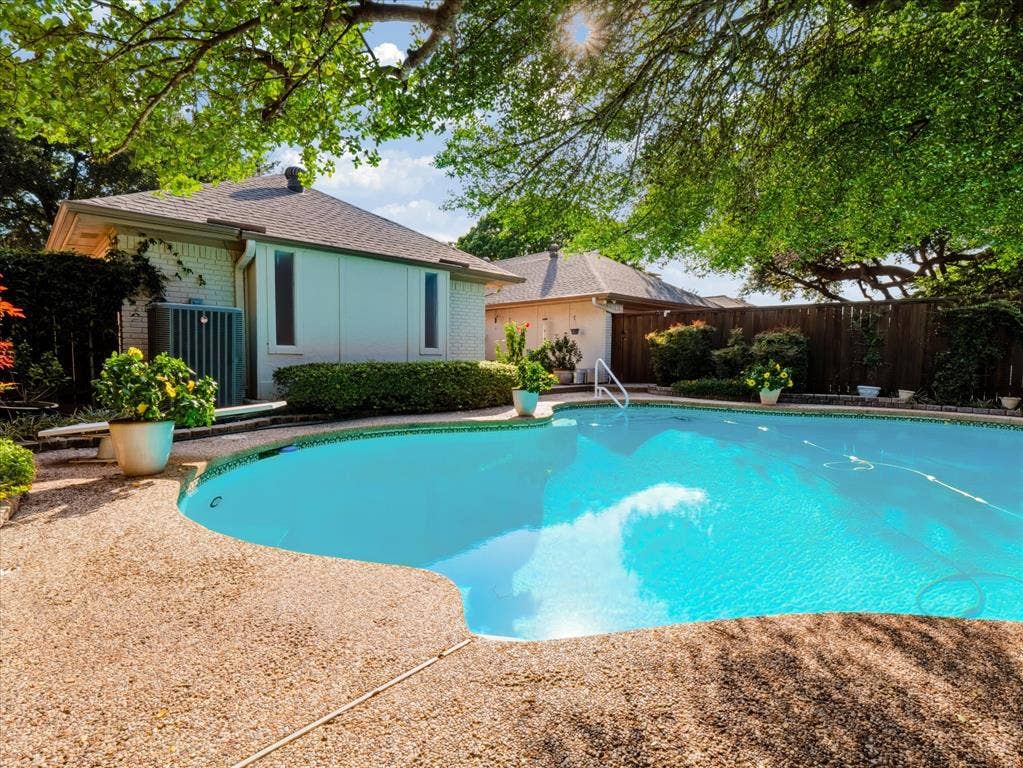6911 Brentfield Drive, Dallas, TX 75248 6911 Brentfield Drive, Dallas, TX 75248