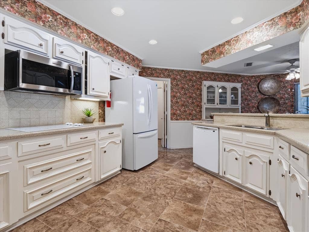 6911 Brentfield Drive, Dallas, TX 75248 6911 Brentfield Drive, Dallas, TX 75248