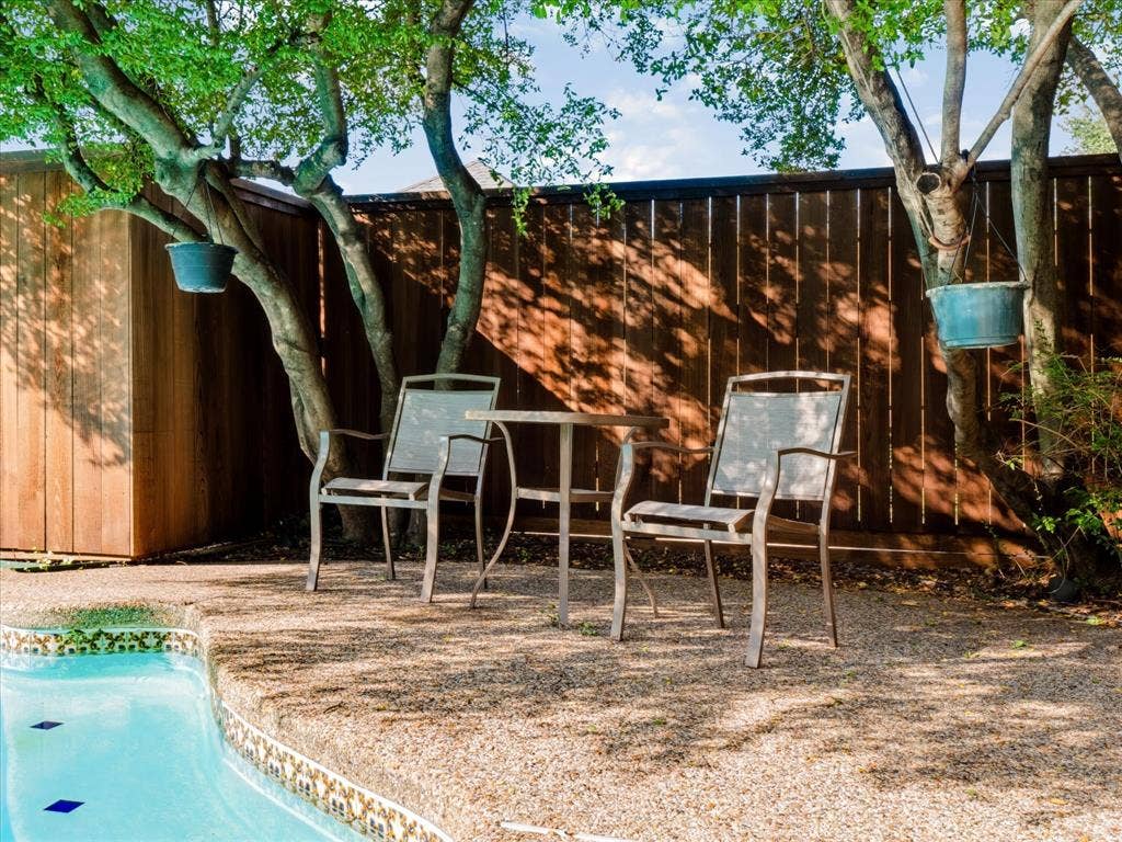 6911 Brentfield Drive, Dallas, TX 75248 6911 Brentfield Drive, Dallas, TX 75248