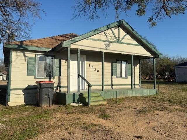Property photo for 1630 Fitzhugh Avenue, Paris, TX