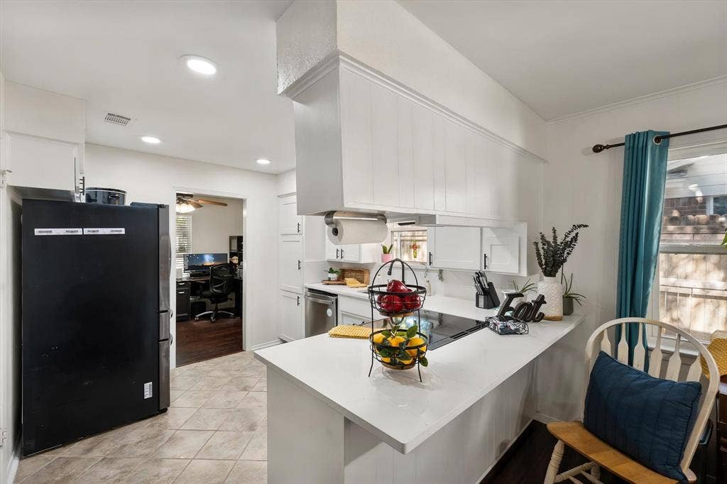 1012 Keith Drive, Hurst, TX 76053