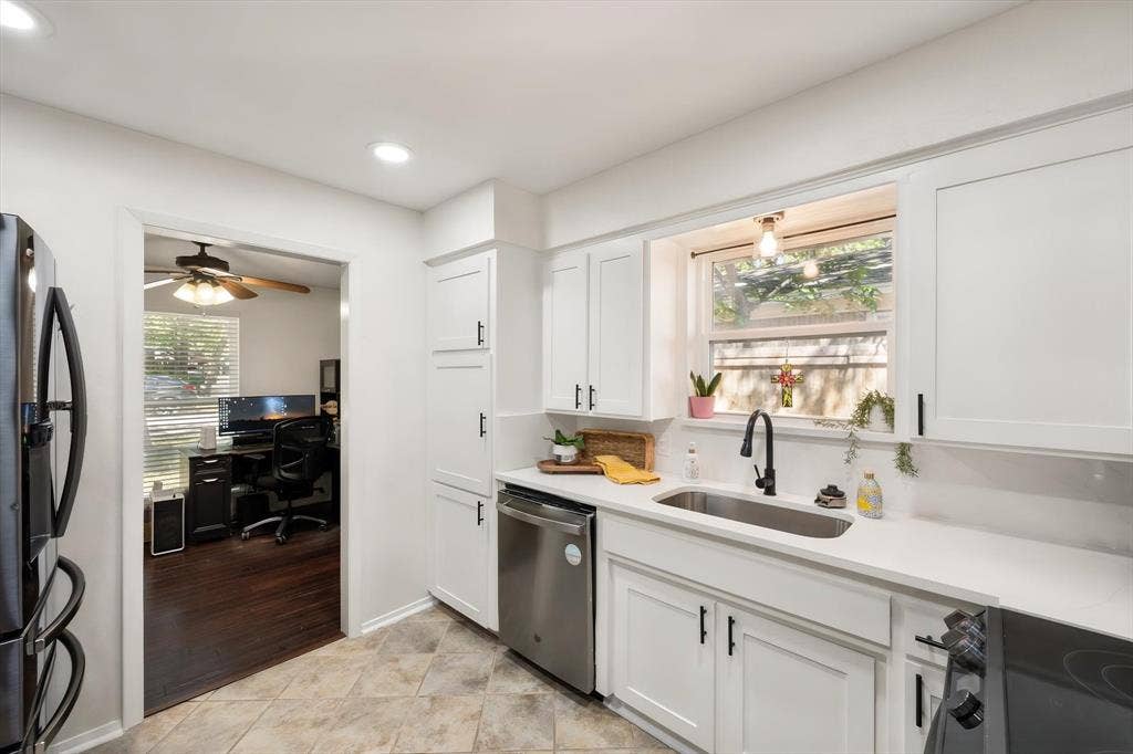 1012 Keith Drive, Hurst, TX 76053