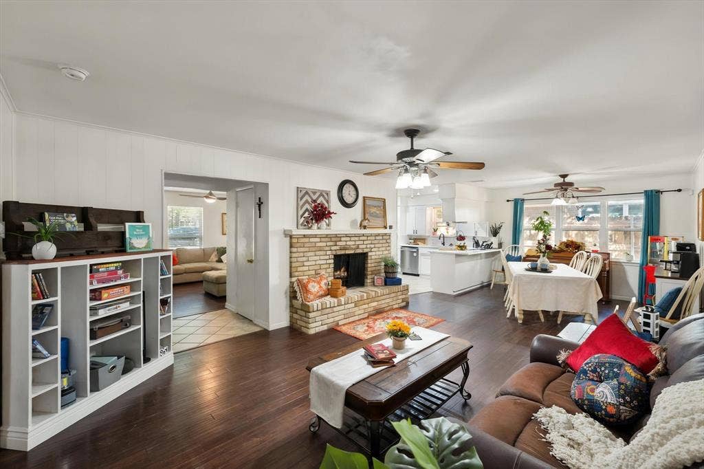 1012 Keith Drive, Hurst, TX 76053