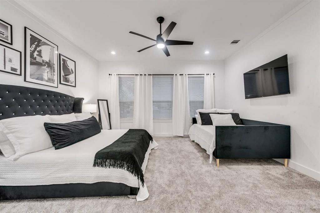 2015 S Ewing Avenue, Dallas, TX 75216 2015 S Ewing Avenue, Dallas, TX 75216