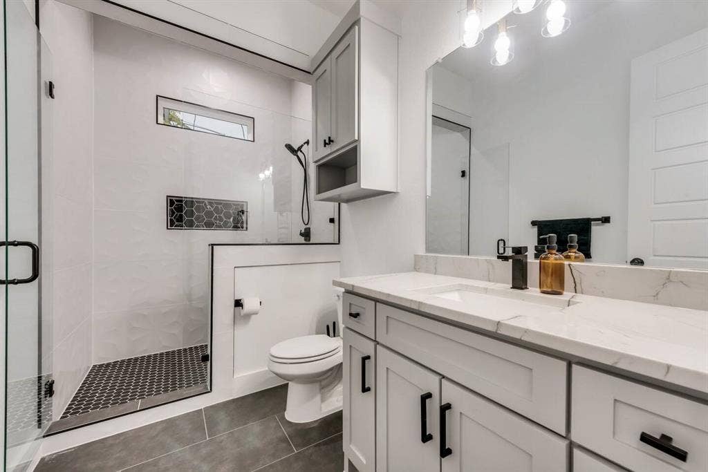 2015 S Ewing Avenue, Dallas, TX 75216 2015 S Ewing Avenue, Dallas, TX 75216