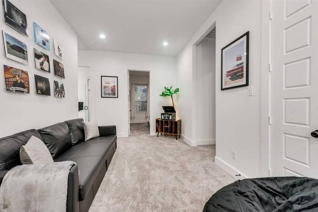 2015 S Ewing Avenue, Dallas, TX 75216 2015 S Ewing Avenue, Dallas, TX 75216