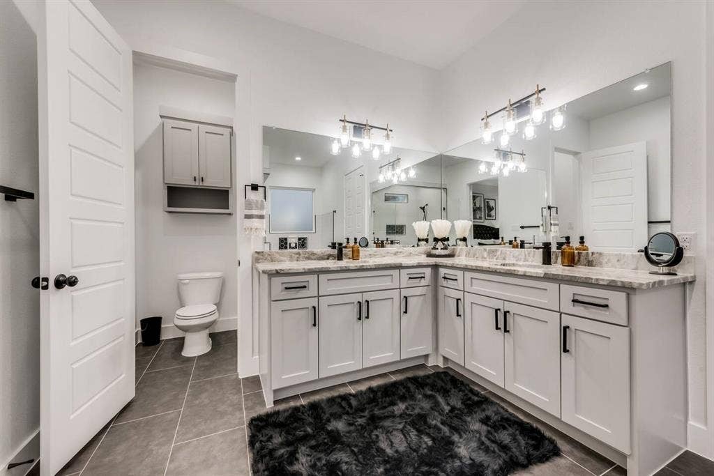 2015 S Ewing Avenue, Dallas, TX 75216 2015 S Ewing Avenue, Dallas, TX 75216