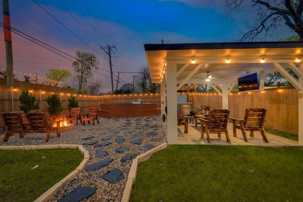 2015 S Ewing Avenue, Dallas, TX 75216 2015 S Ewing Avenue, Dallas, TX 75216