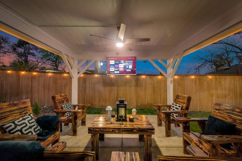 2015 S Ewing Avenue, Dallas, TX 75216 2015 S Ewing Avenue, Dallas, TX 75216
