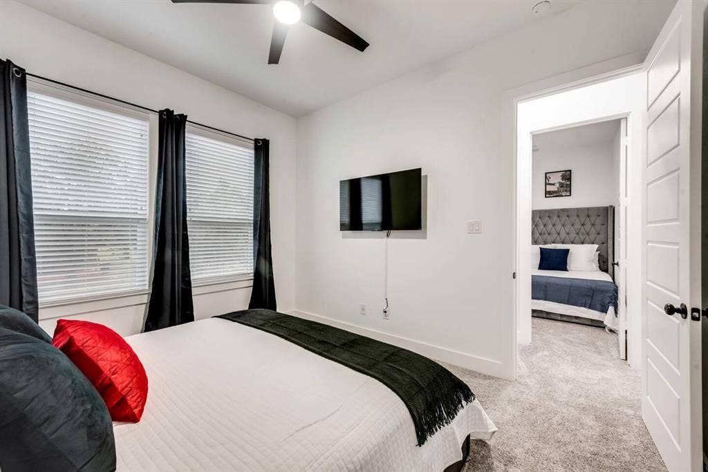 2015 S Ewing Avenue, Dallas, TX 75216 2015 S Ewing Avenue, Dallas, TX 75216