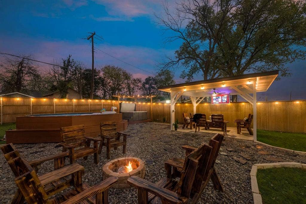 2015 S Ewing Avenue, Dallas, TX 75216 2015 S Ewing Avenue, Dallas, TX 75216