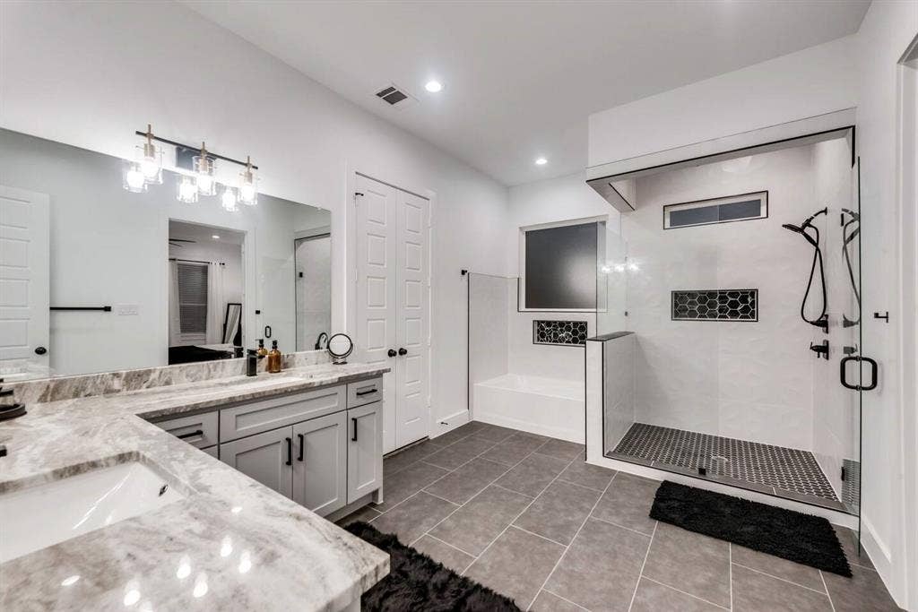 2015 S Ewing Avenue, Dallas, TX 75216 2015 S Ewing Avenue, Dallas, TX 75216