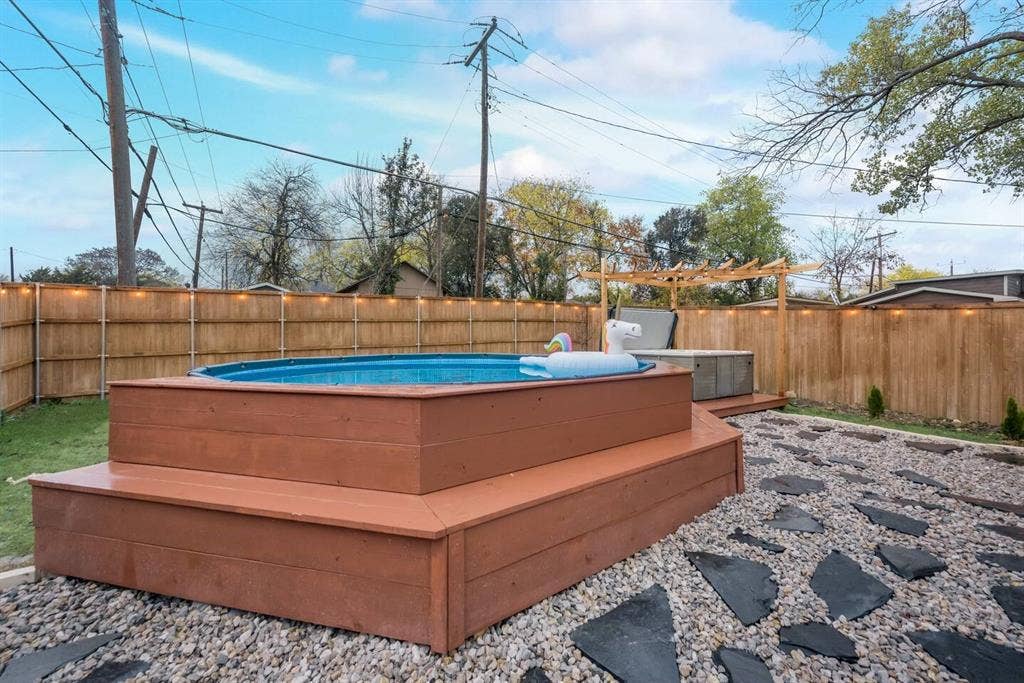 2015 S Ewing Avenue, Dallas, TX 75216 2015 S Ewing Avenue, Dallas, TX 75216