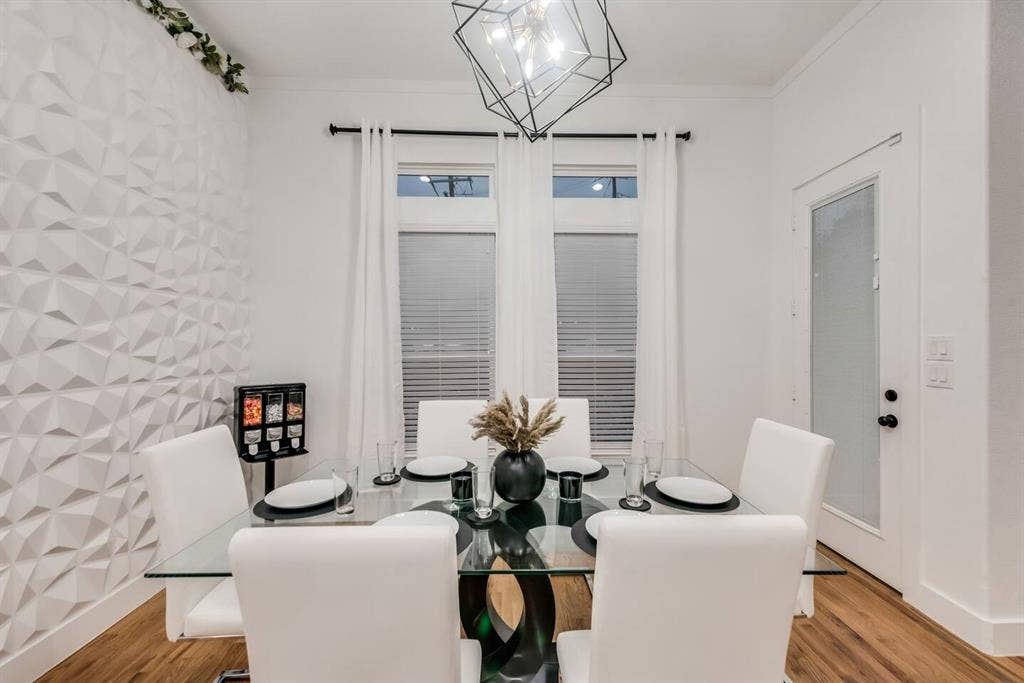 2015 S Ewing Avenue, Dallas, TX 75216 2015 S Ewing Avenue, Dallas, TX 75216