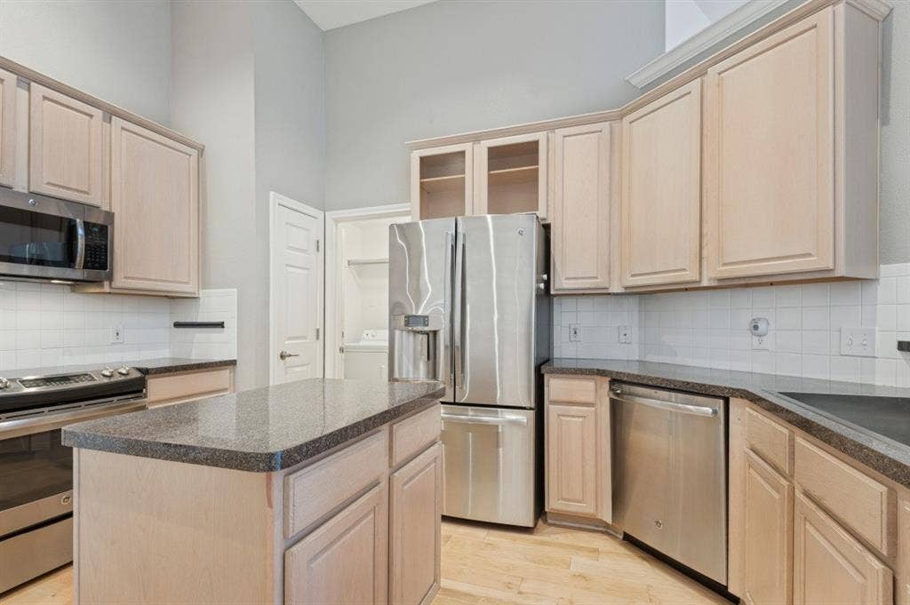 2237 Wembley Wood Lane, Bedford, TX 76022 2237 Wembley Wood Lane, Bedford, TX 76022