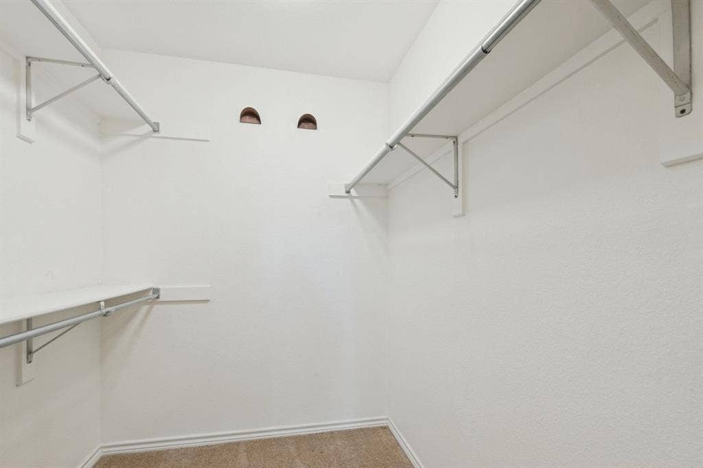 2237 Wembley Wood Lane, Bedford, TX 76022 Large master closet