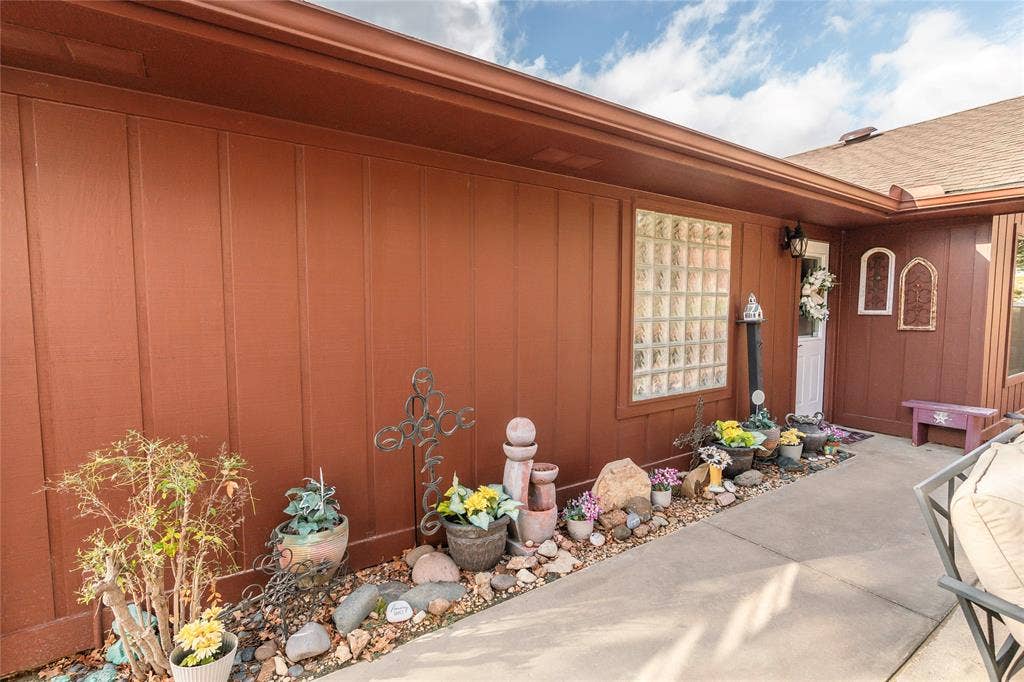 172 Cheyenne Drive, Nocona, TX 76255 172 Cheyenne Drive, Nocona, TX 76255