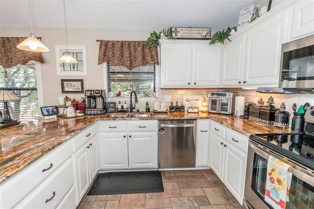 172 Cheyenne Drive, Nocona, TX 76255 172 Cheyenne Drive, Nocona, TX 76255