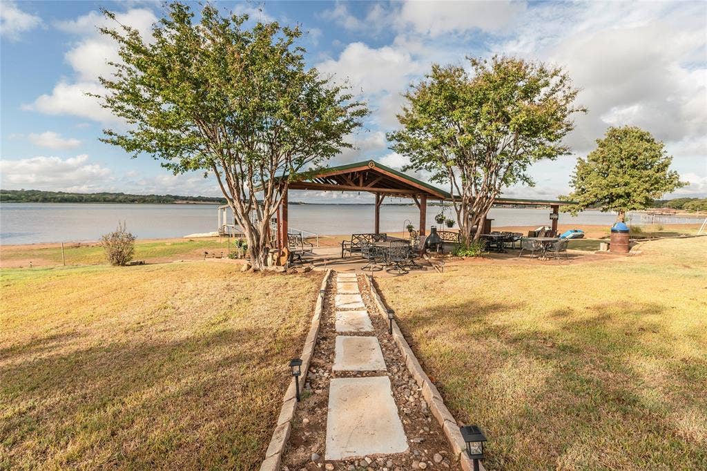 172 Cheyenne Drive, Nocona, TX 76255 172 Cheyenne Drive, Nocona, TX 76255