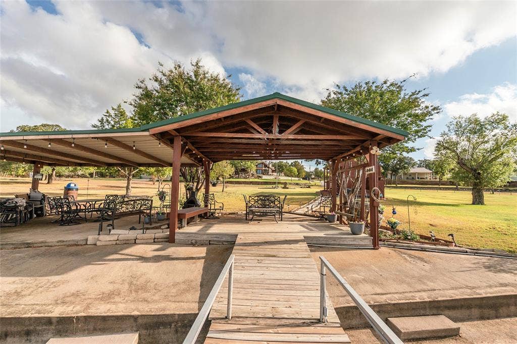 172 Cheyenne Drive, Nocona, TX 76255 172 Cheyenne Drive, Nocona, TX 76255