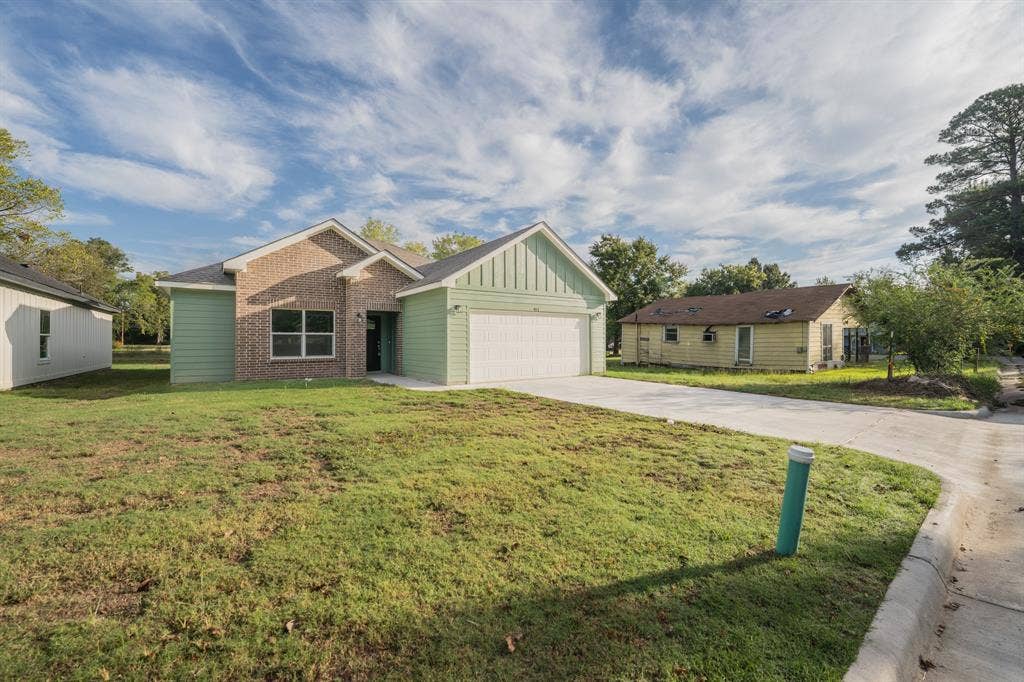 923 Putnam Street, Sulphur Springs, TX 75482