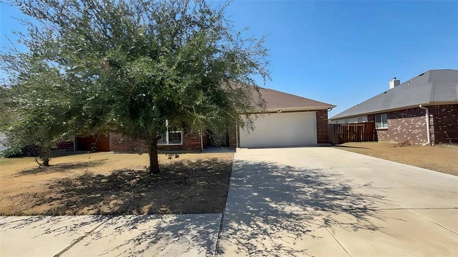 Property photo for 913 Barbara Street, Denton, TX