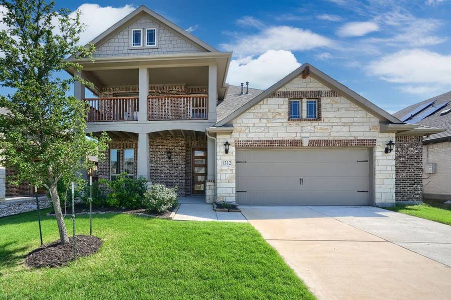 Property photo for 1312 Arrowwood Drive, Aubrey, TX