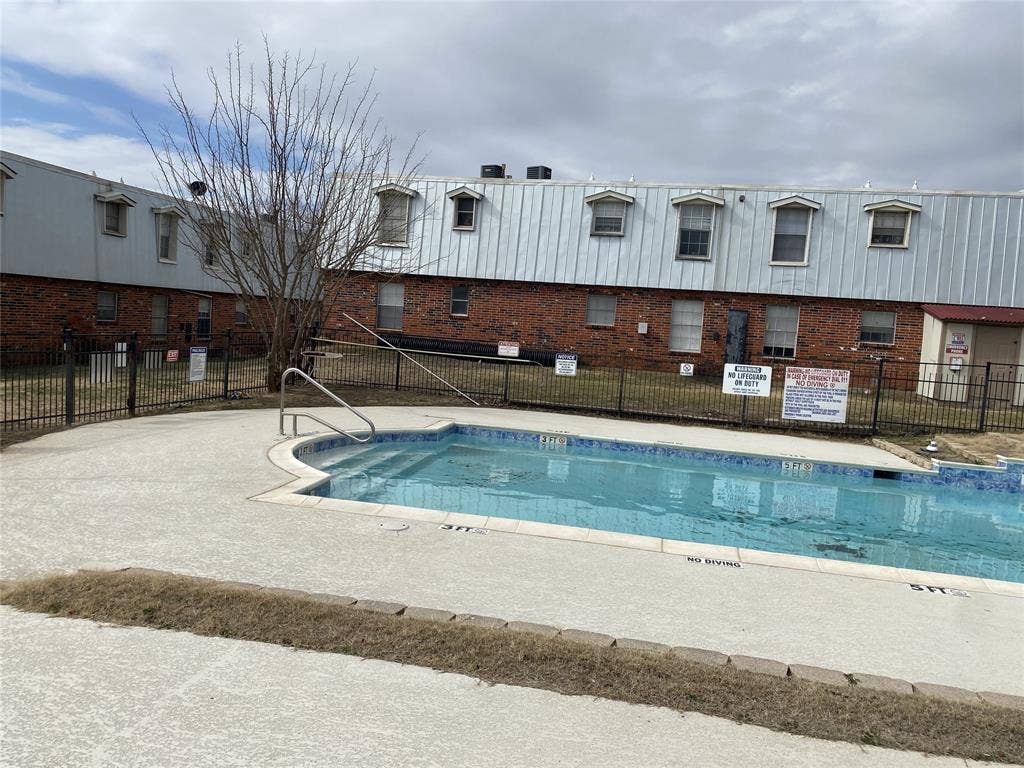 1121 Jameson Street, Weatherford, TX 76086 1121 Jameson Street, Weatherford, TX 76086