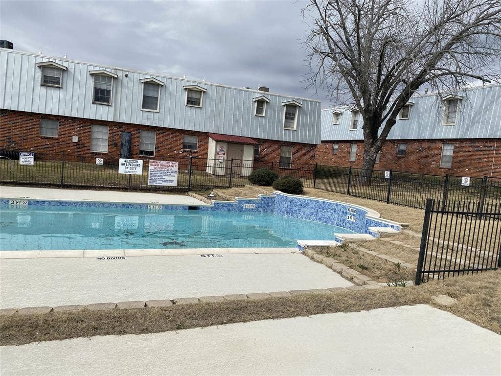 1121 Jameson Street, Weatherford, TX 76086 1121 Jameson Street, Weatherford, TX 76086