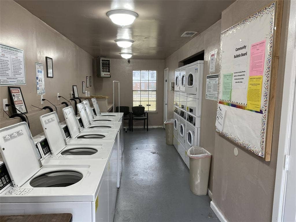 1121 Jameson Street, Weatherford, TX 76086 1121 Jameson Street, Weatherford, TX 76086