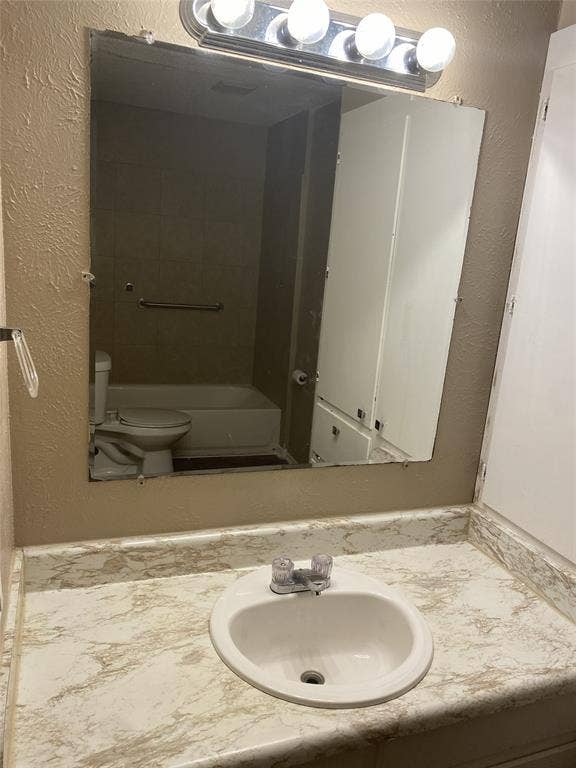 1121 Jameson Street, Weatherford, TX 76086 1121 Jameson Street, Weatherford, TX 76086