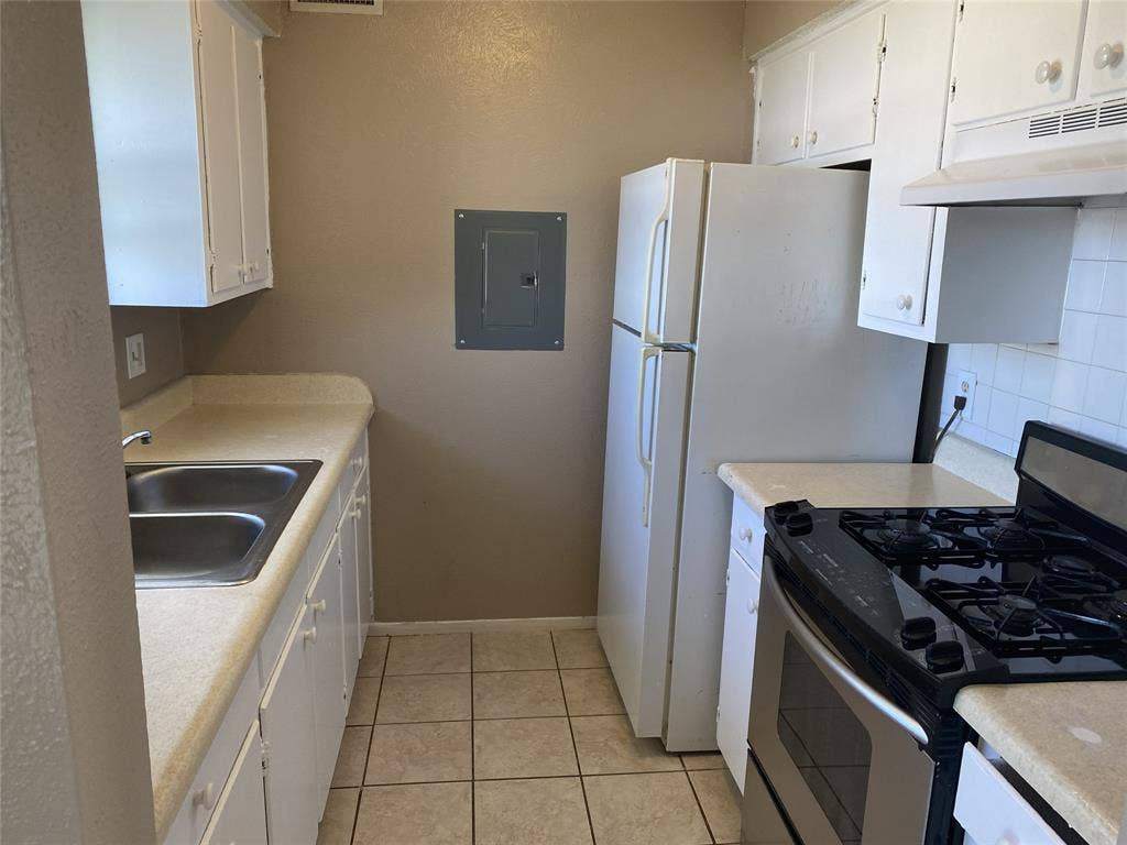1121 Jameson Street, Weatherford, TX 76086 1121 Jameson Street, Weatherford, TX 76086