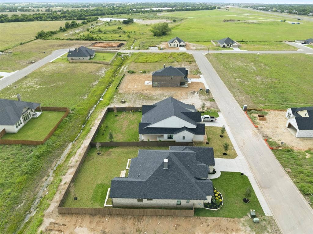 1321 Tahonta Drive, Hewitt, TX 76643 1321 Tahonta Drive, Hewitt, TX 76643