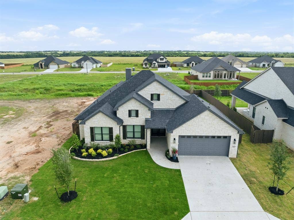 1321 Tahonta Drive, Hewitt, TX 76643 1321 Tahonta Drive, Hewitt, TX 76643