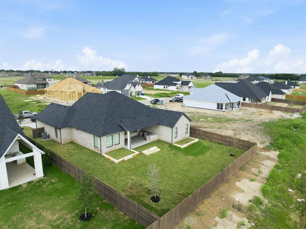 1321 Tahonta Drive, Hewitt, TX 76643 1321 Tahonta Drive, Hewitt, TX 76643