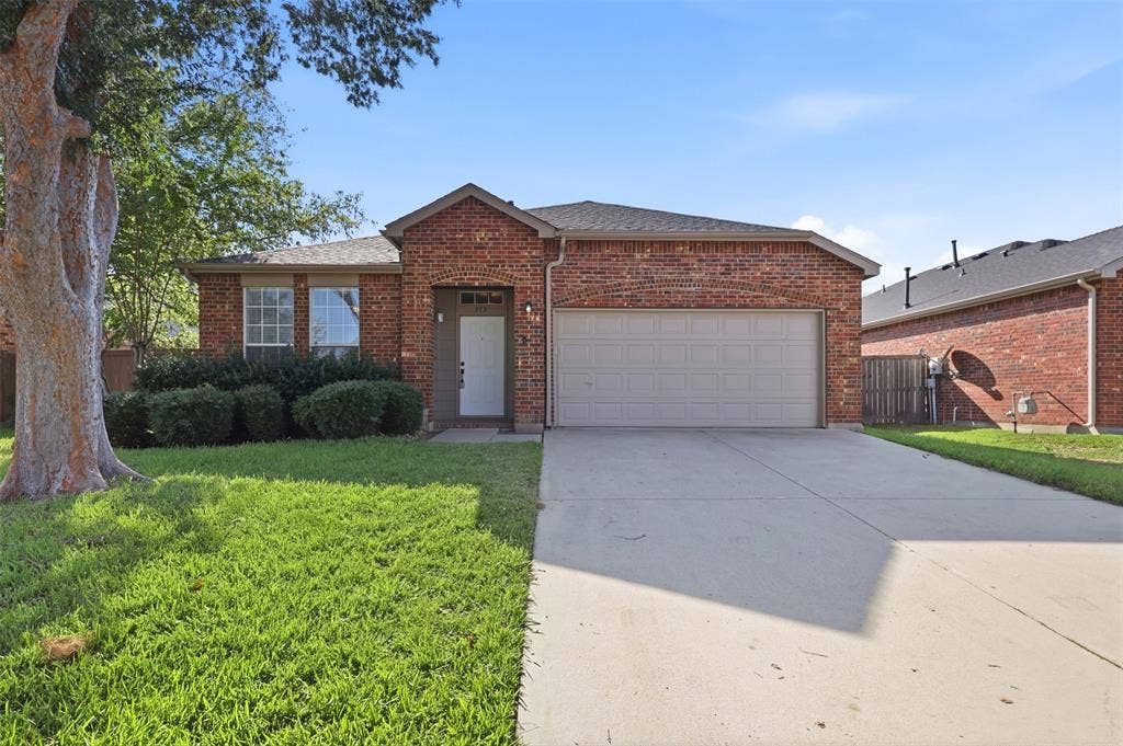 315 Londonderry Lane, Mansfield, TX 76063